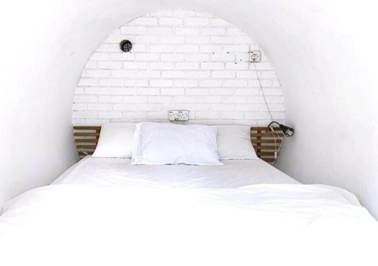 Time Capsule Retreat, Lodge *